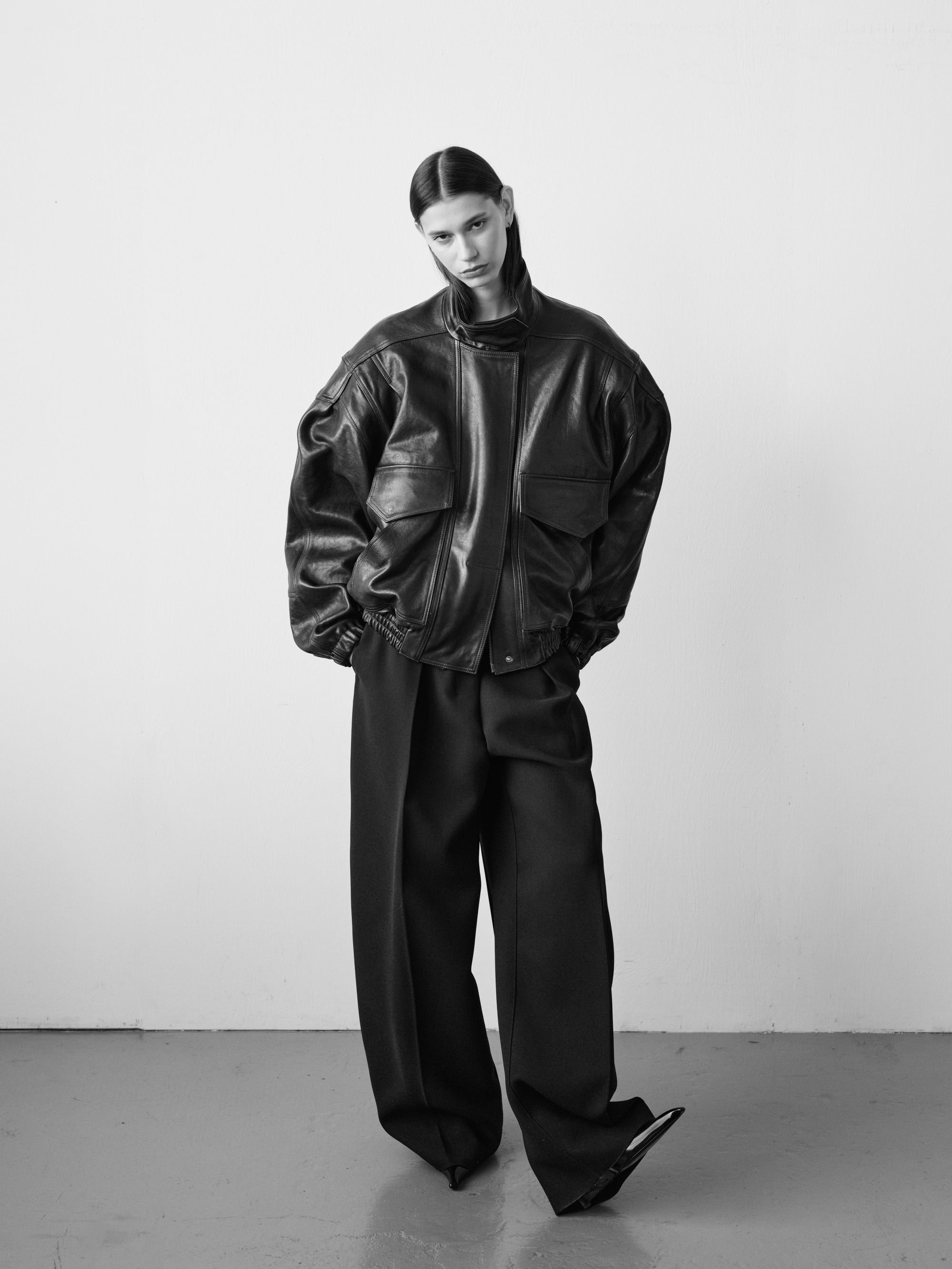 90' BOMBER LEATHER JACKET IN SOFT BLACK
